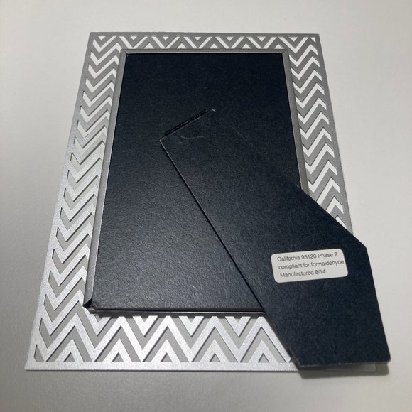 Set of 3 Metal 4x6 Frames - Picture 6 of 8